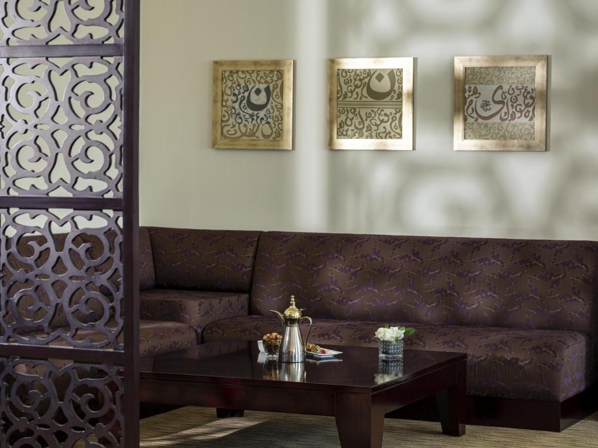 Hotel Anwar Al Madinah Moevenpick à Médine Extérieur photo A room at the Jumeirah Jumeirah Hotel