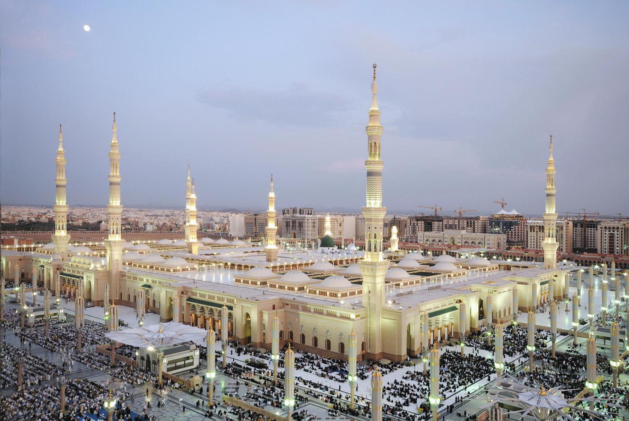 Hotel Anwar Al Madinah Moevenpick à Médine Extérieur photo