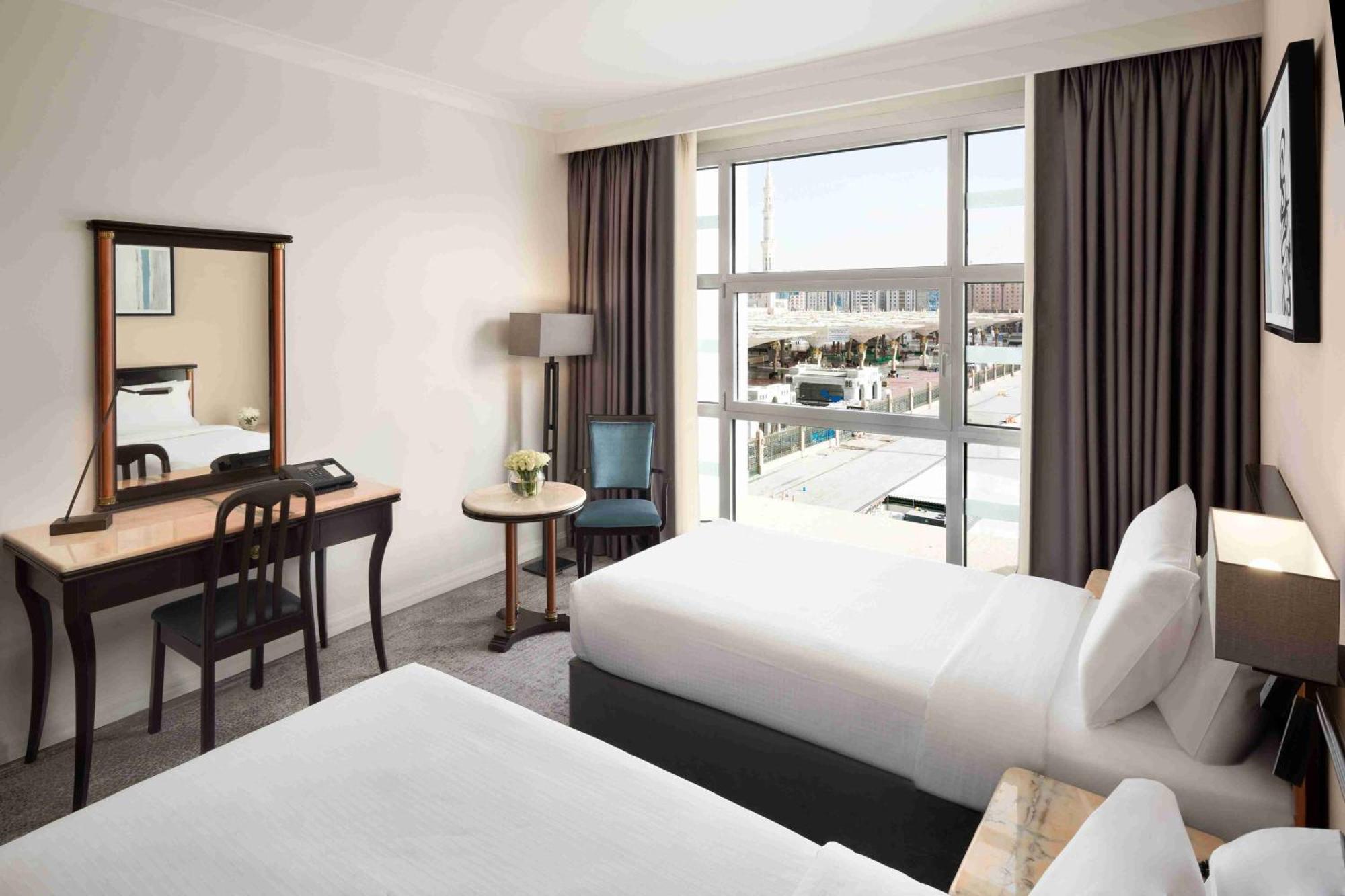Hotel Anwar Al Madinah Moevenpick à Médine Extérieur photo